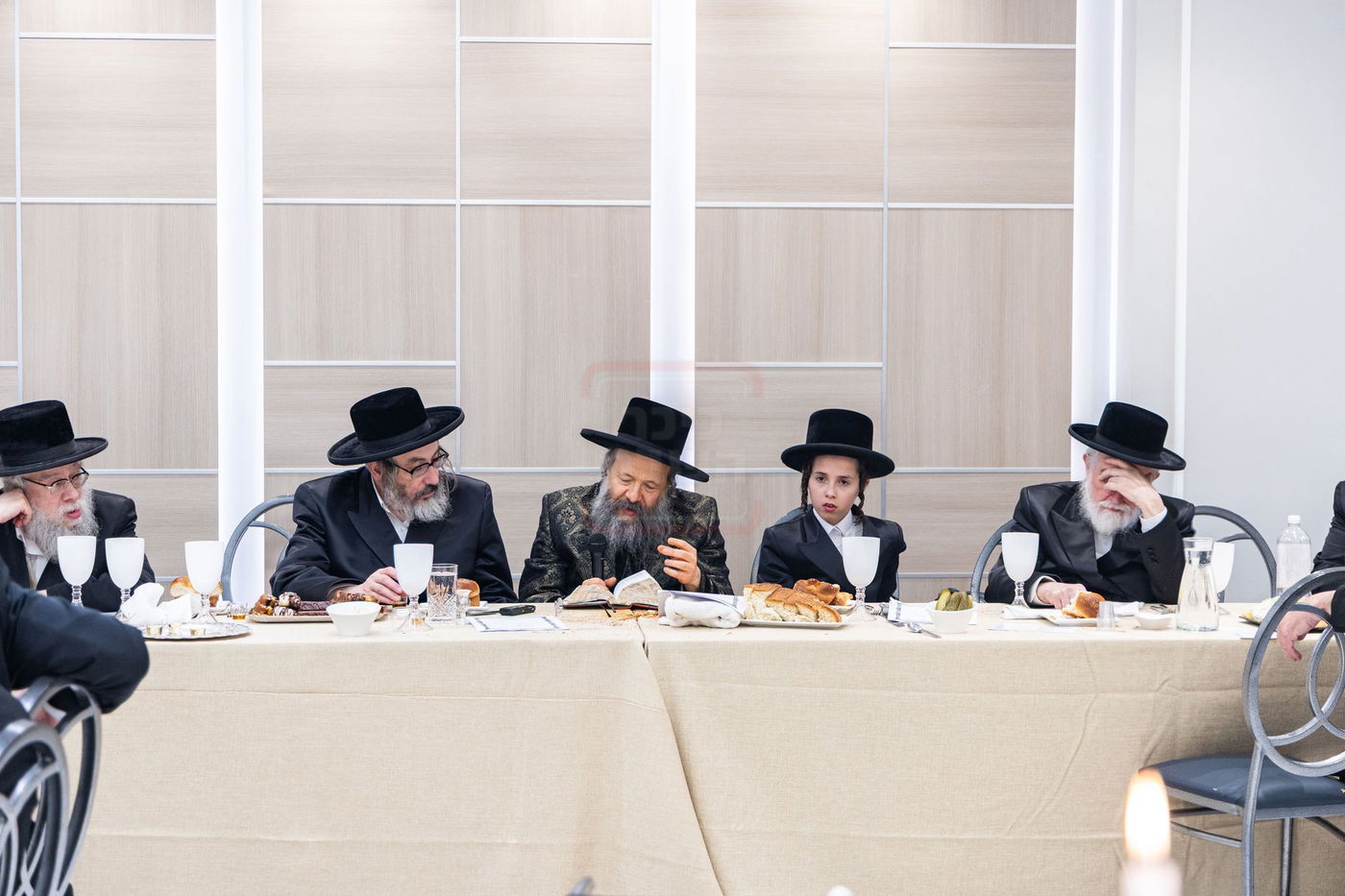 שמחת הבר מצוה לנכד האדמו"ר מבאבוב 45