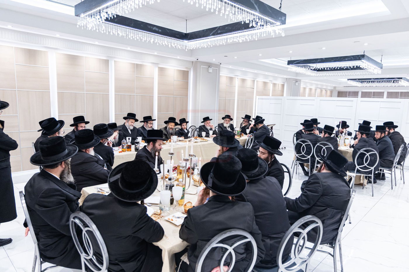 שמחת הבר מצוה לנכד האדמו"ר מבאבוב 45