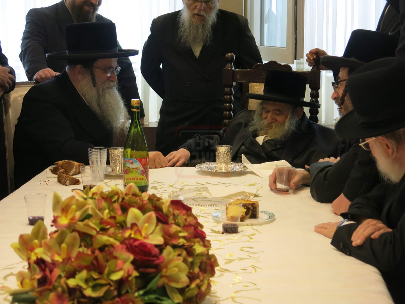 האדמו"ר מטשערנוביל בביקור אצל הגה"צ רבי אהרן שיף, גאב"ד אנטווערפן