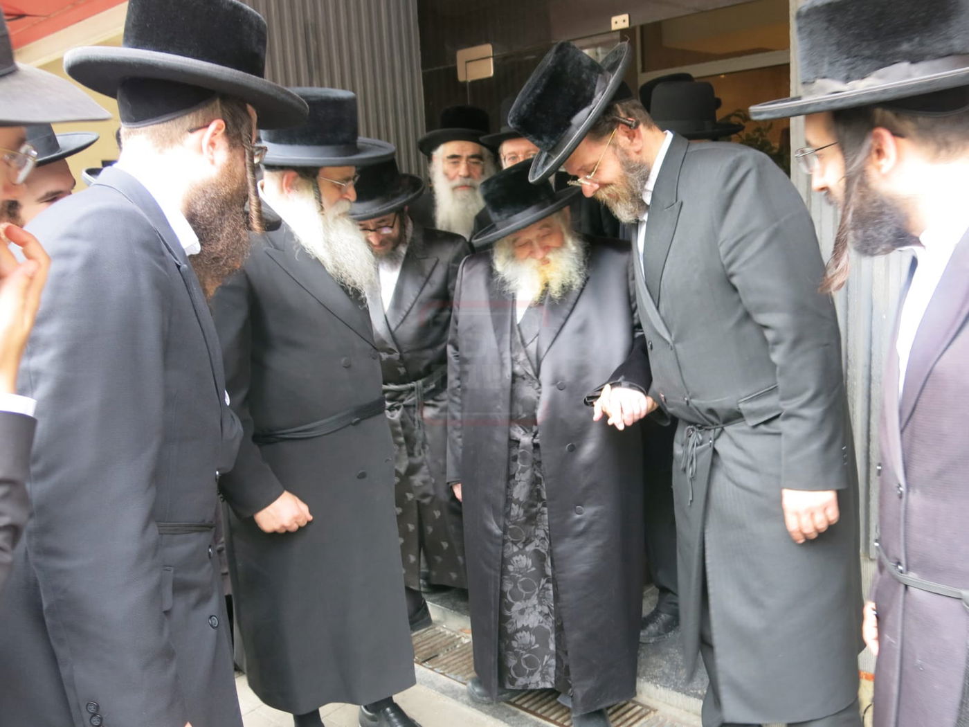 האדמו"ר מטשערנוביל בביקור אצל הגה"צ רבי אהרן שיף, גאב"ד אנטווערפן