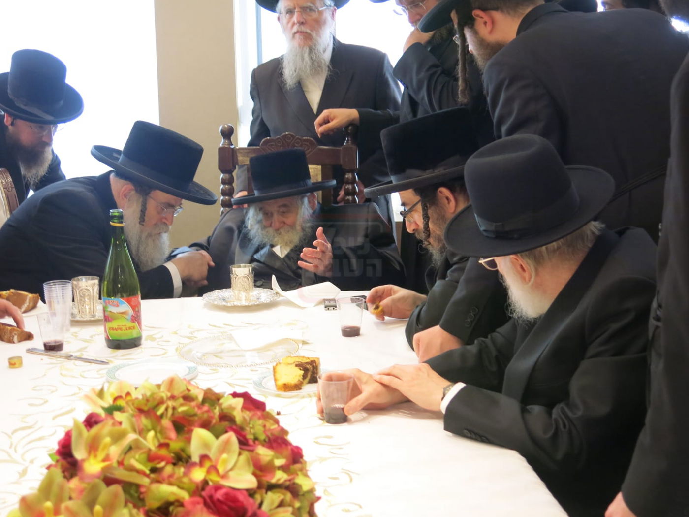 האדמו"ר מטשערנוביל בביקור אצל הגה"צ רבי אהרן שיף, גאב"ד אנטווערפן