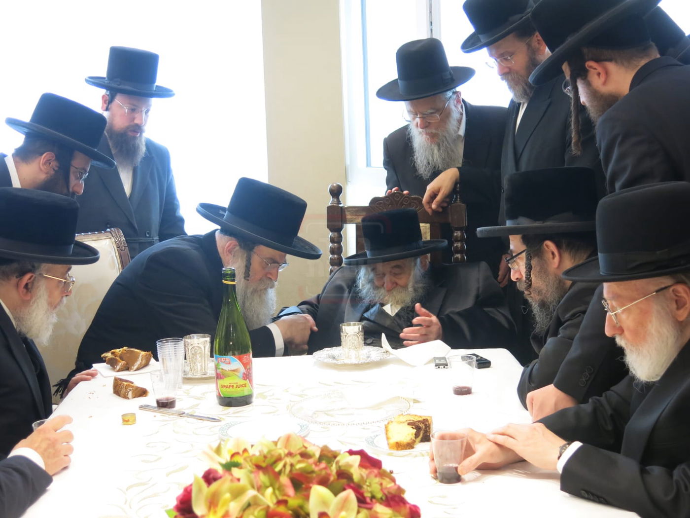 האדמו"ר מטשערנוביל בביקור אצל הגה"צ רבי אהרן שיף, גאב"ד אנטווערפן