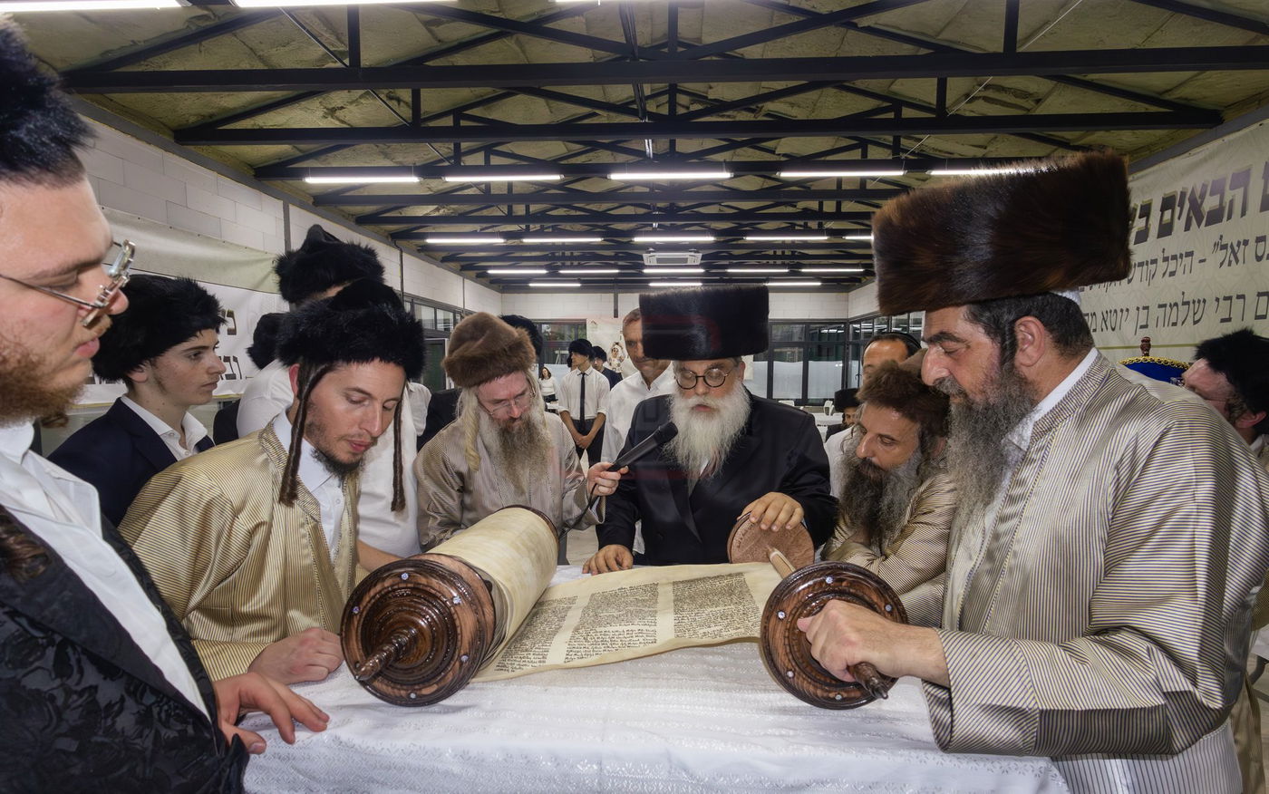 הכנסת ספר תורה בלודמיר