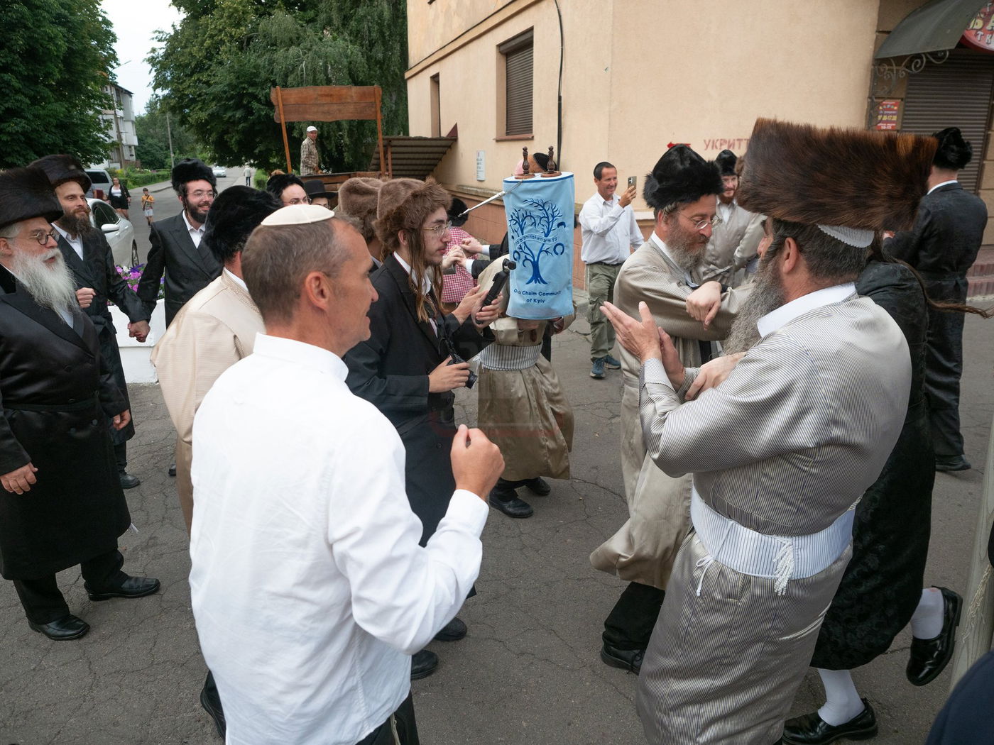 הכנסת ספר תורה בלודמיר