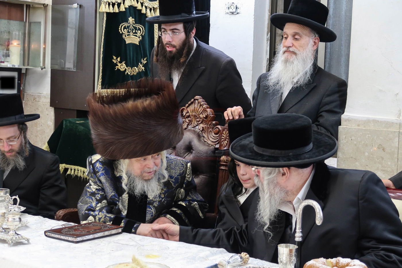 בר מצוה של נכד האדמו"ר מקרעטשניף סיגעט