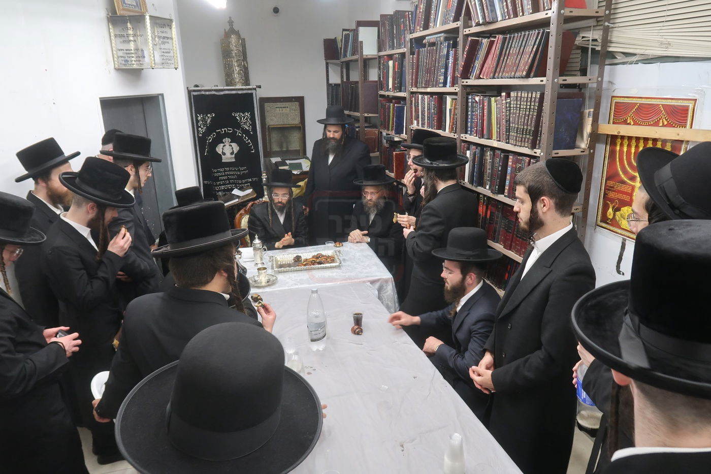 האדמו"ר מזוועהיל בביקור במוסדות שטפנשט בגבעתיים