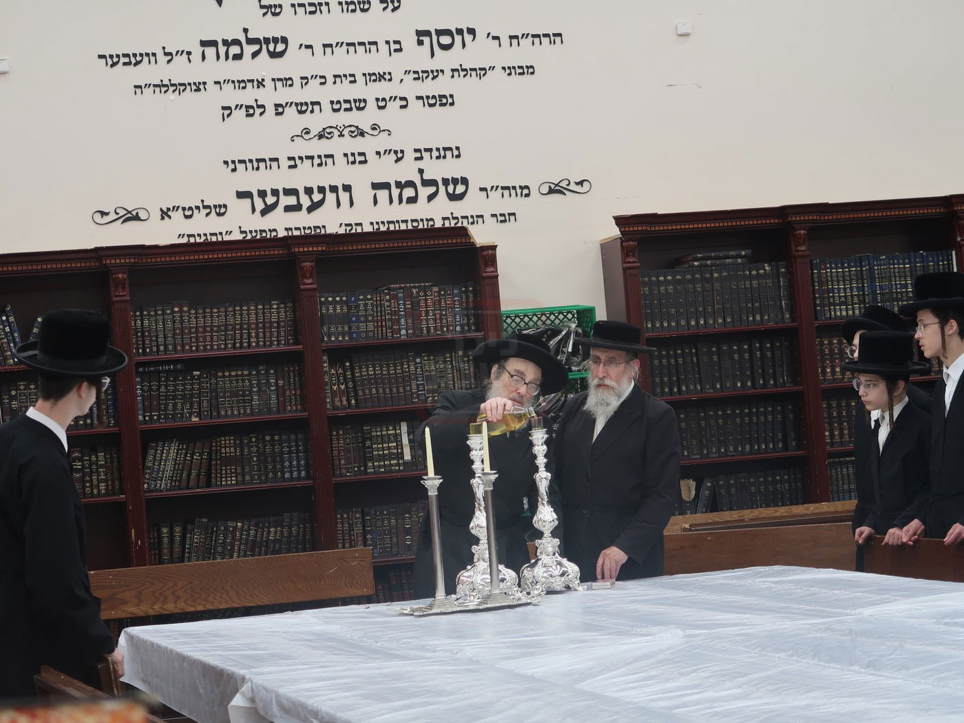 האדמו"ר מפאפא במחנה פאפא בקאנטרי