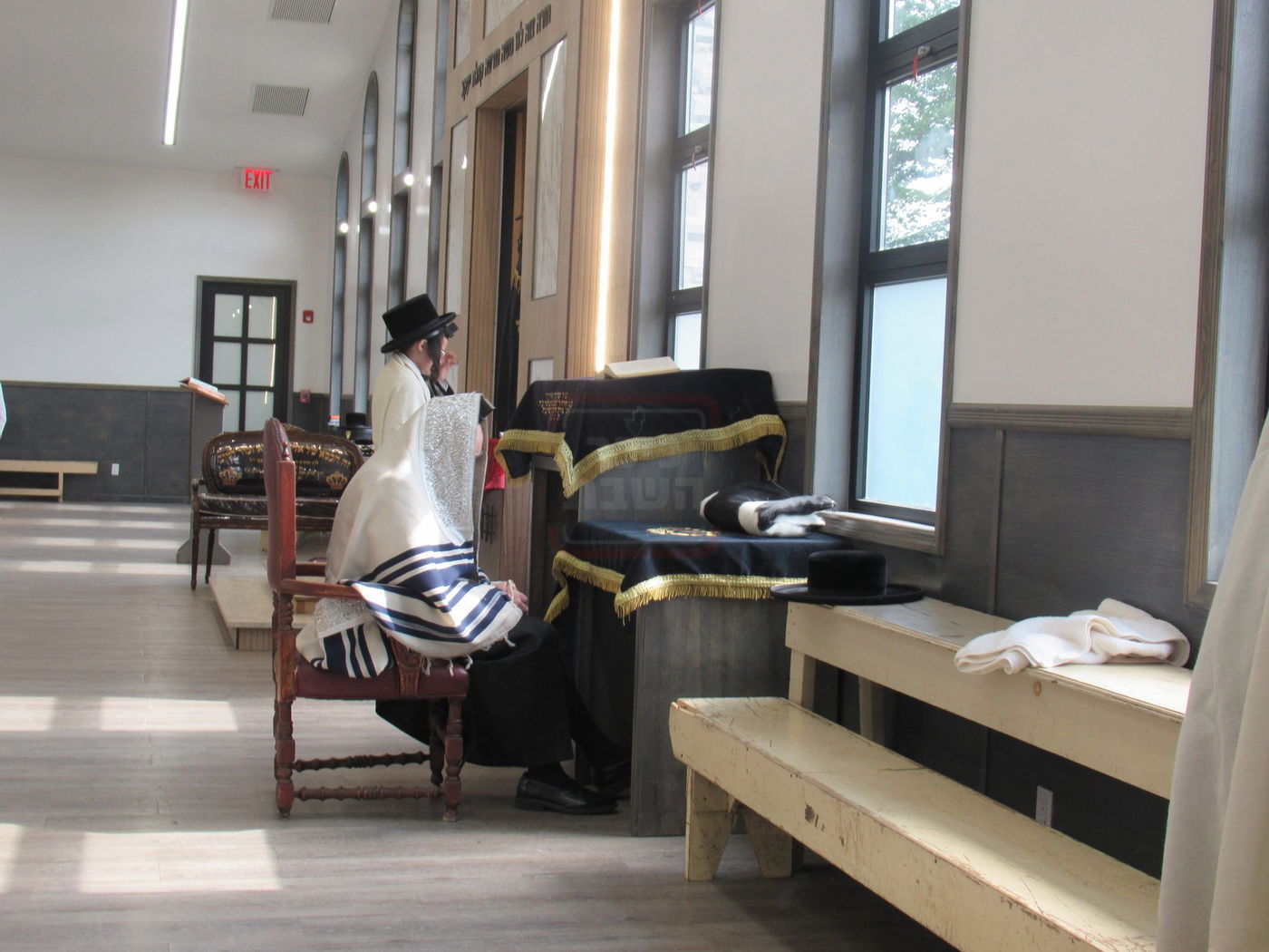 האדמו"ר מפאפא במחנה פאפא בקאנטרי