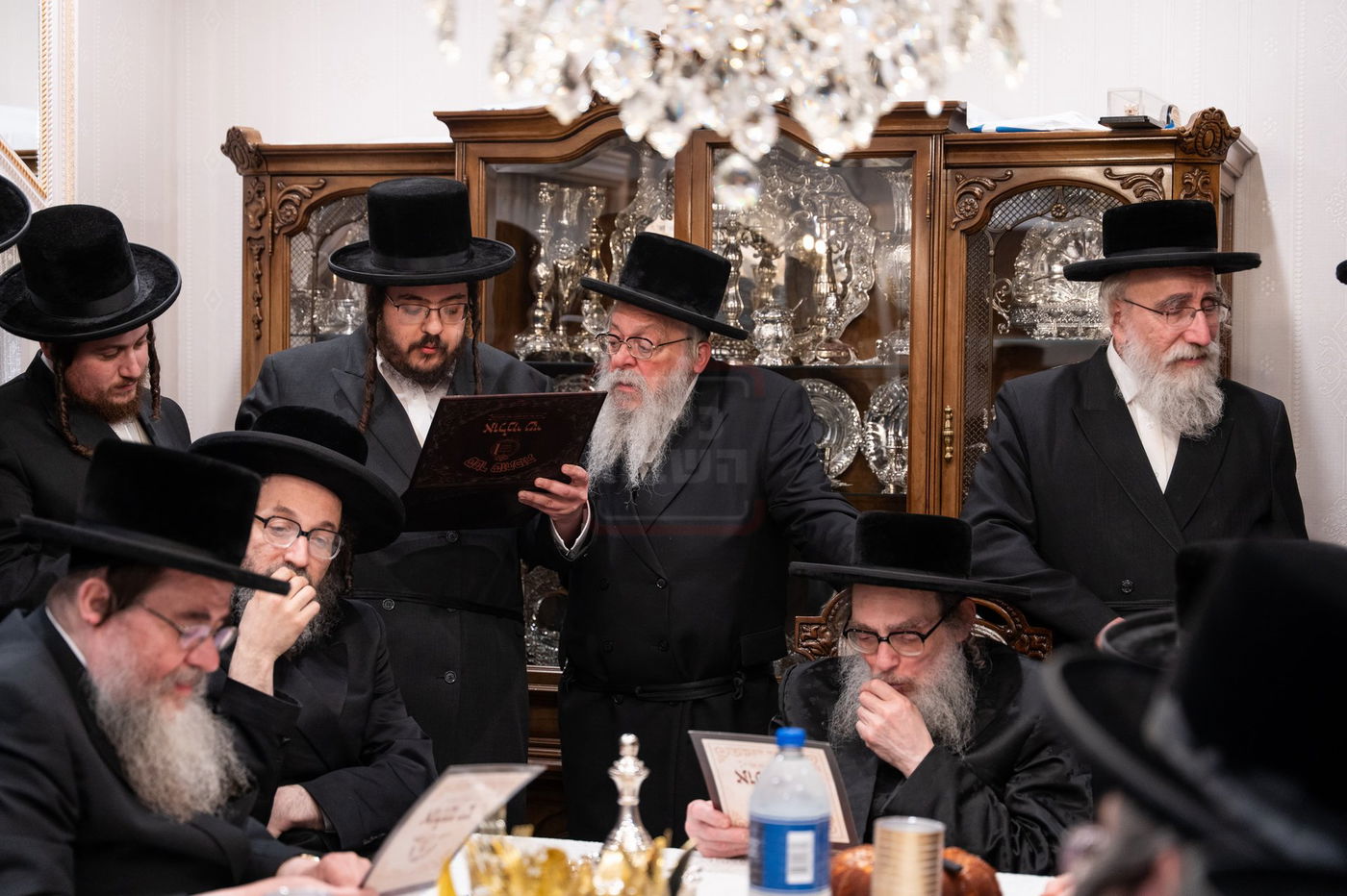 מעמד חתימת שטרות בפאפא