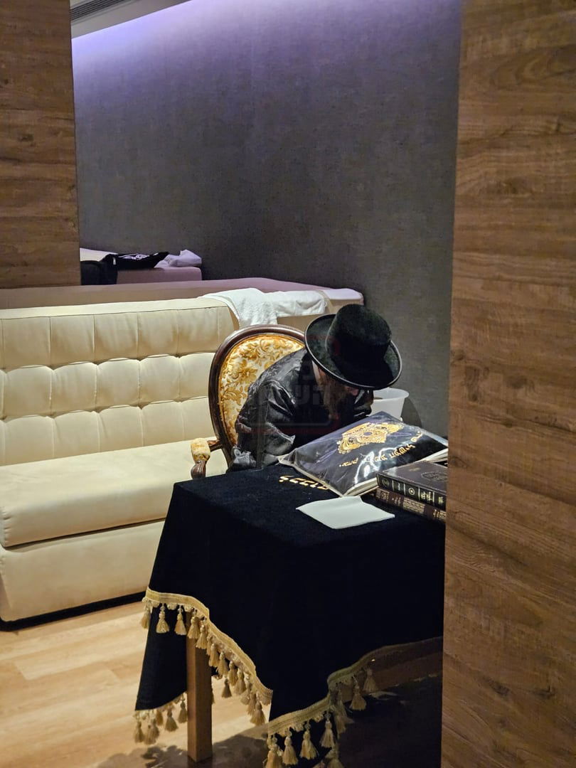 ליל תשעה באב אצל האדמו"ר מסאדיגורה באיטליה