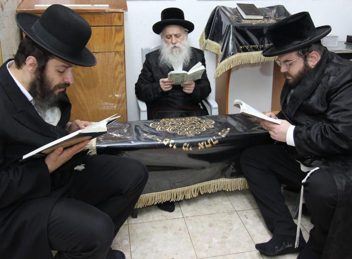 האדמו"ר מבוטשאן בליל תשעה באב