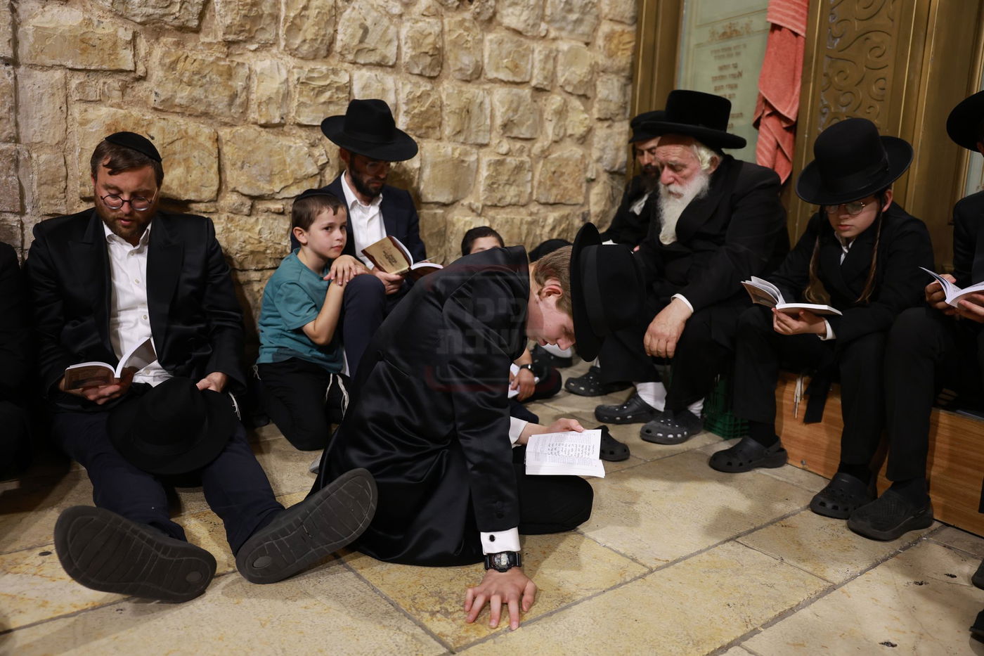 ליל תשעה באב באתרא קדישא מירון