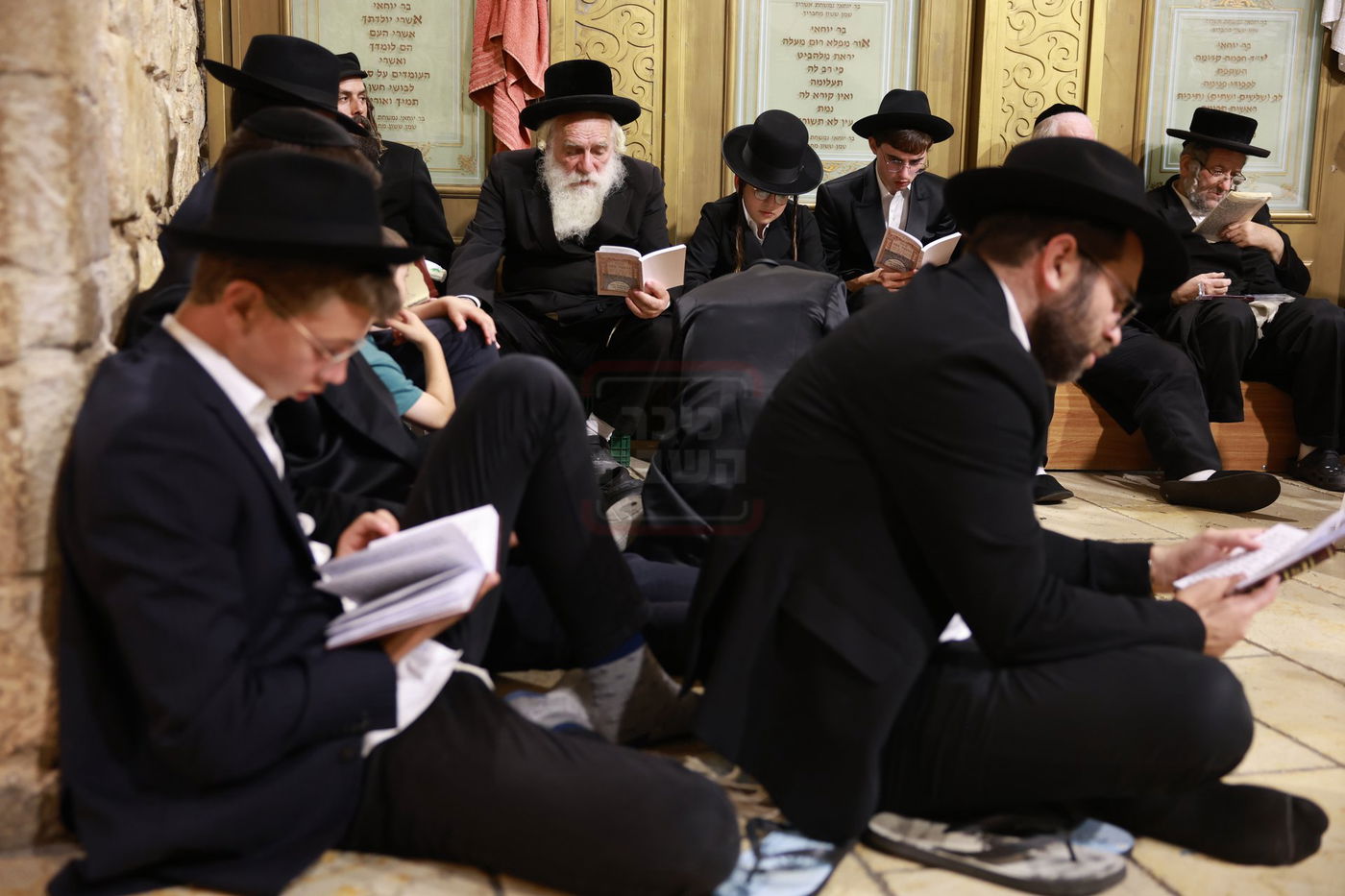 ליל תשעה באב באתרא קדישא מירון