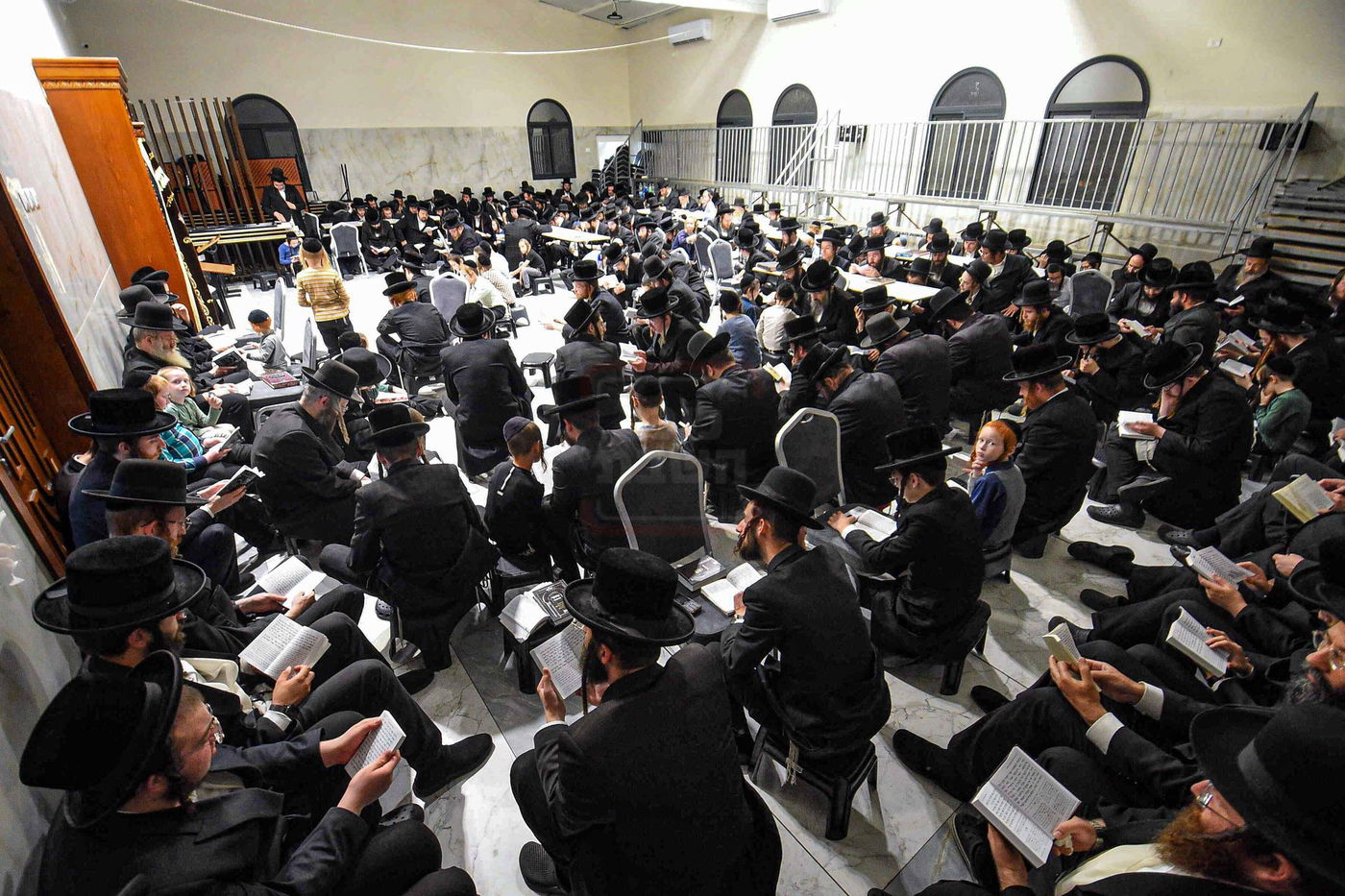 תשעה באב בחצה"ק זוועהיל