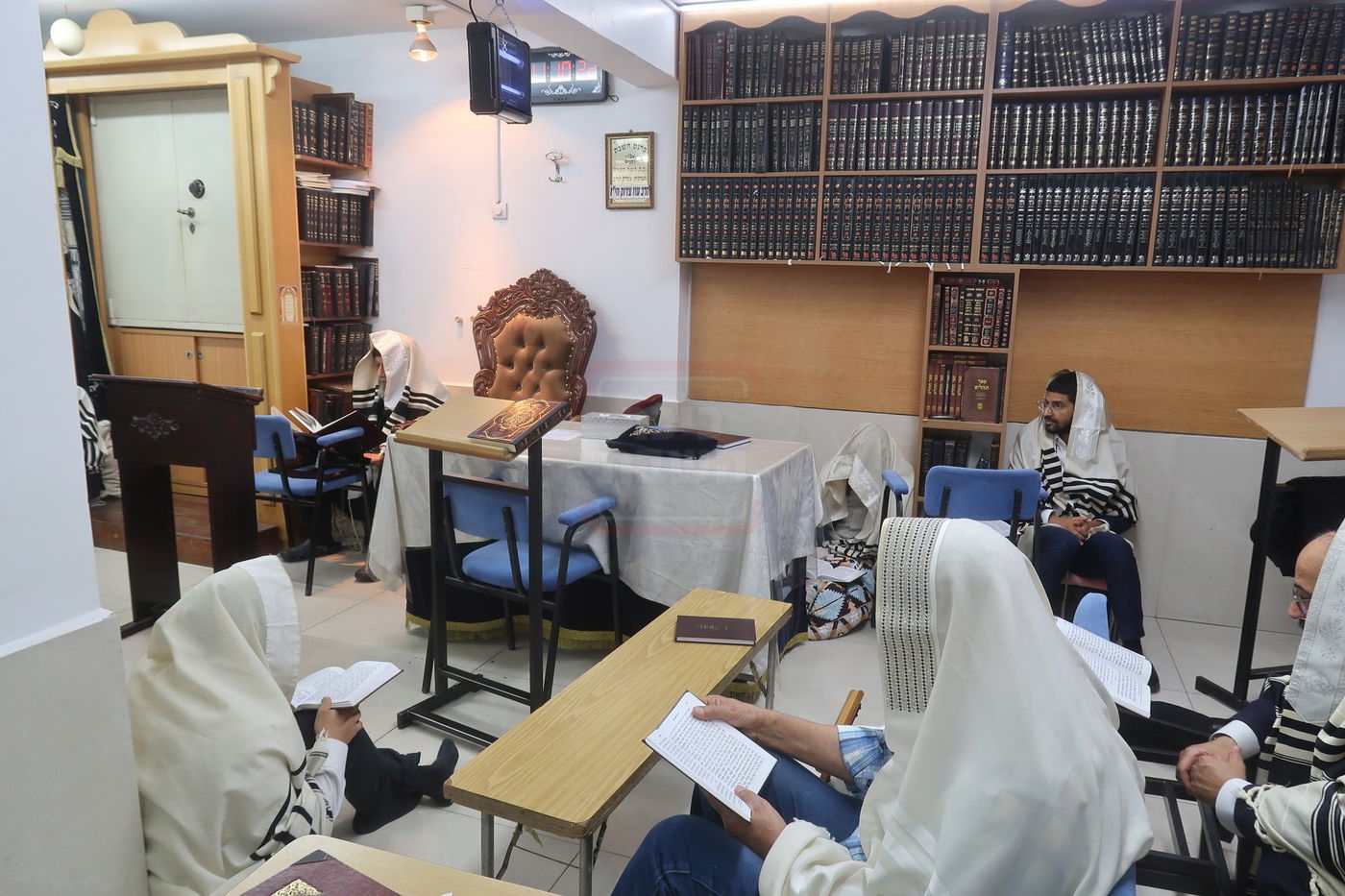 תשעה באב אצל הגאון הרב יצחק רצאבי