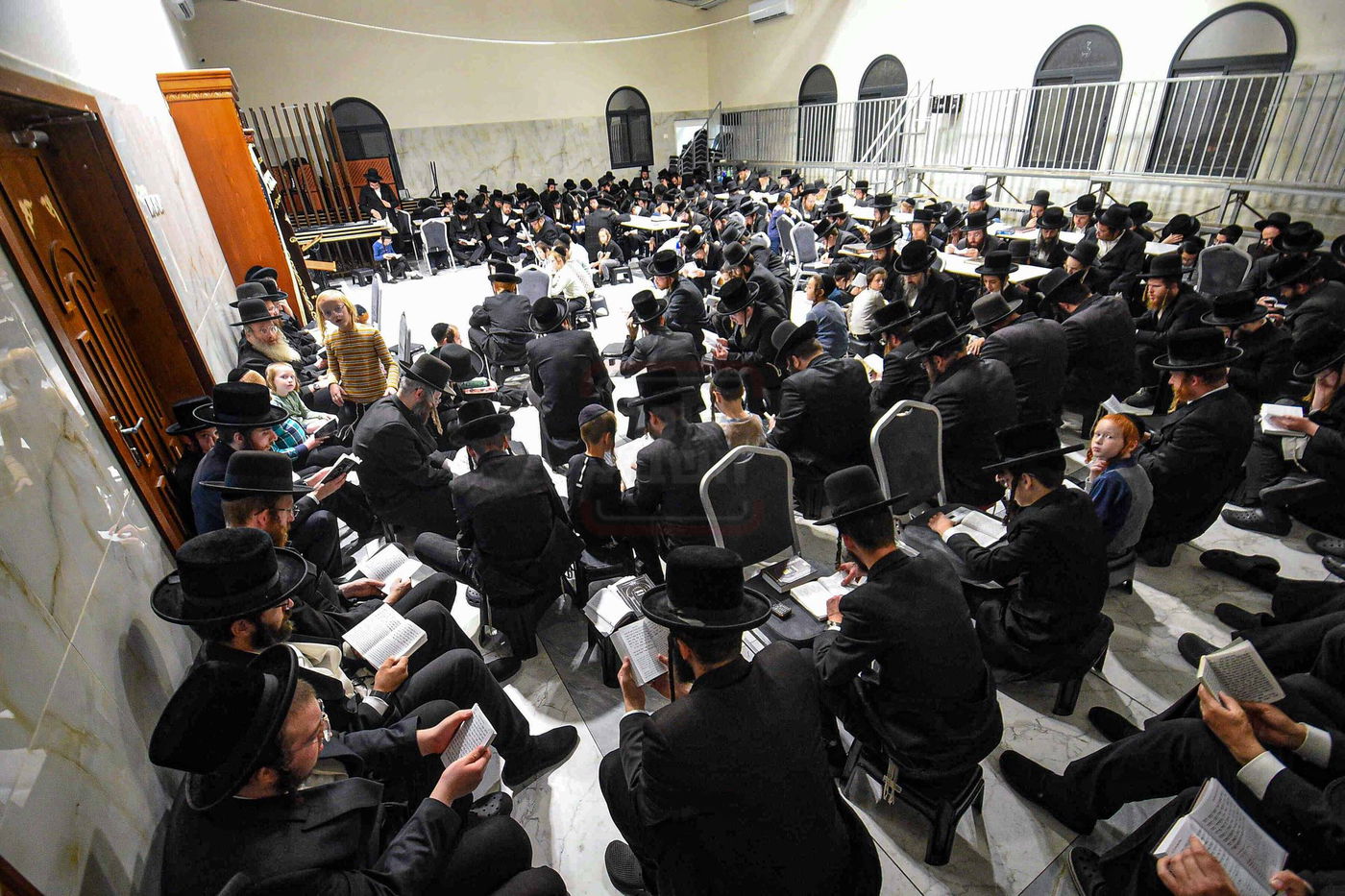 תשעה באב בחצה"ק זוועהיל