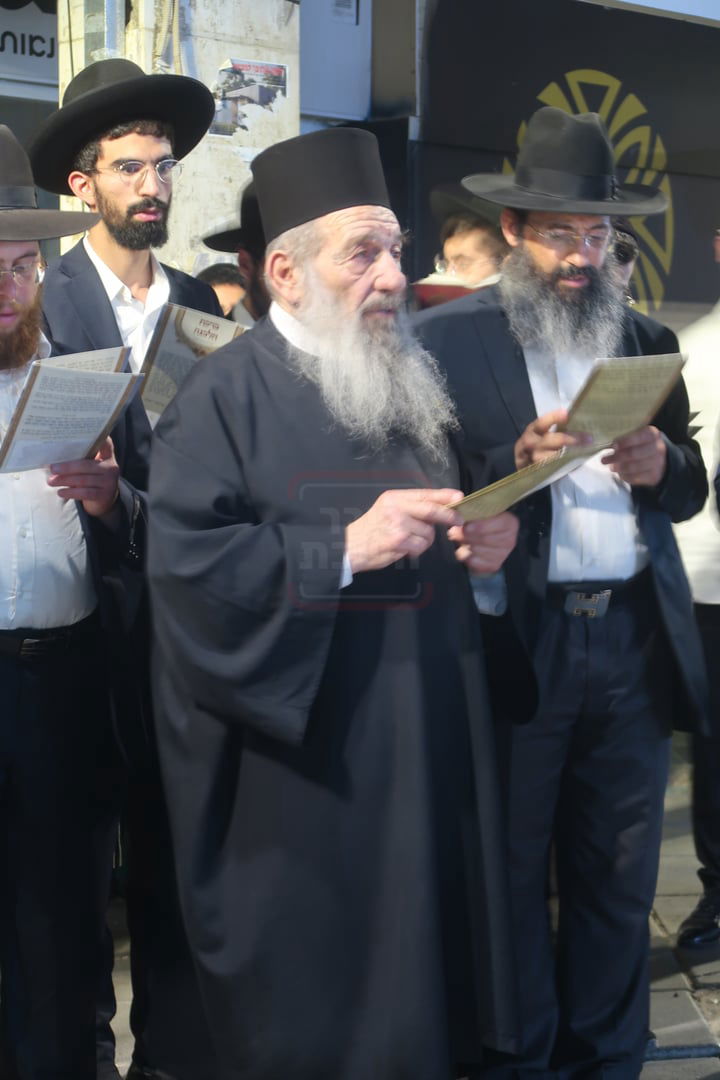 הגאון רבי ניסים בן שמעון בקידוש לבנה