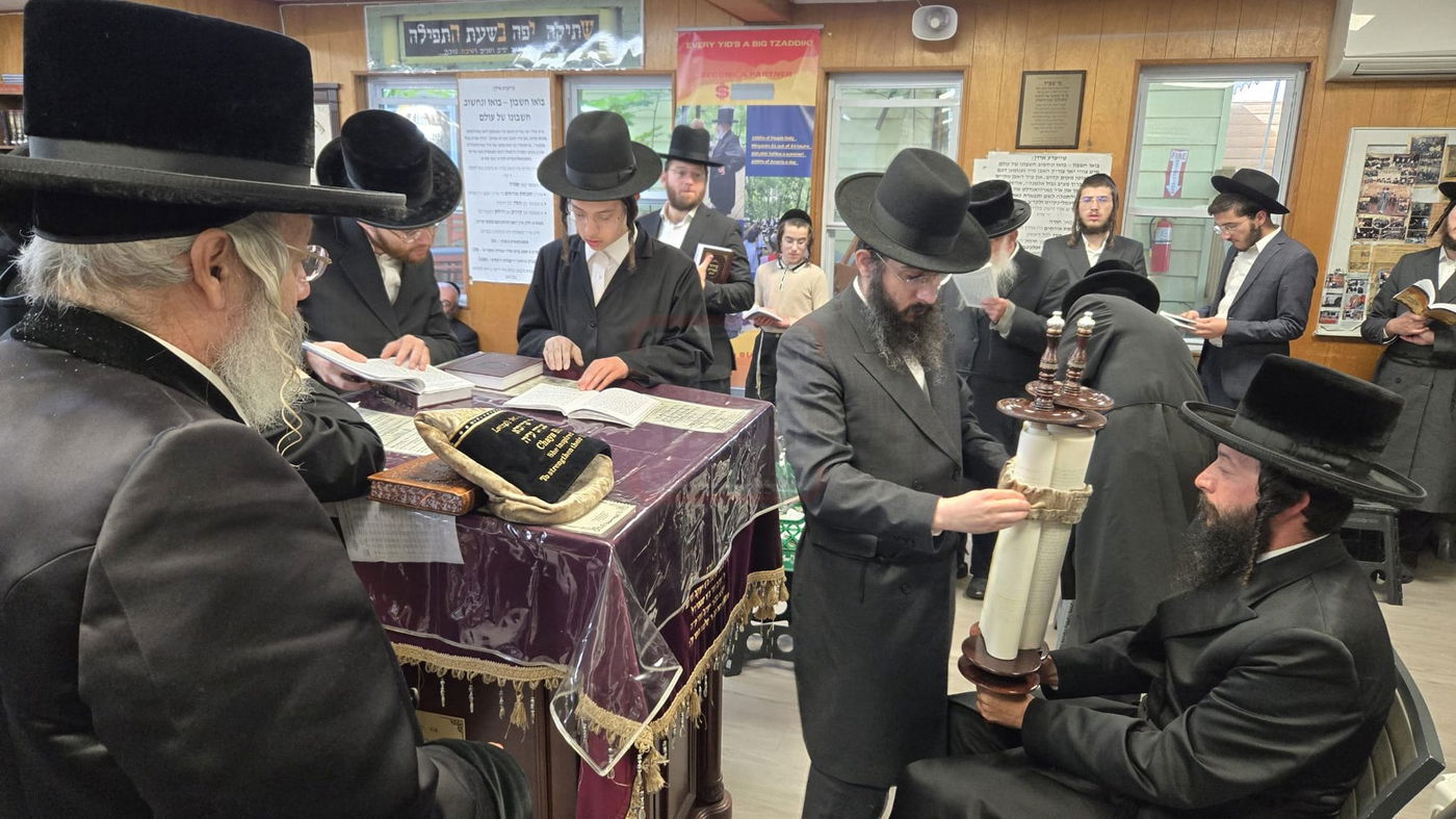 תשעה באב בחצה"ק ניקלשבורג בקאנטרי בוואודבוירן