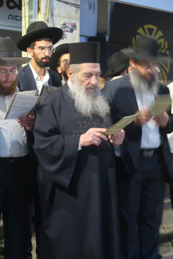 הגאון רבי ניסים בן שמעון בקידוש לבנה