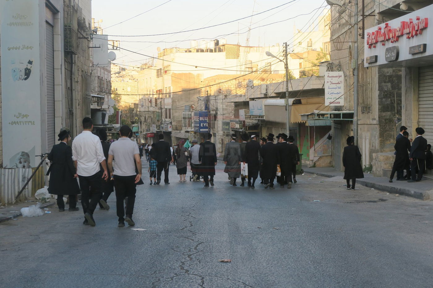 כניסה לקבר עתניאל בן קנז בחברון הפלסטינית בט' באב