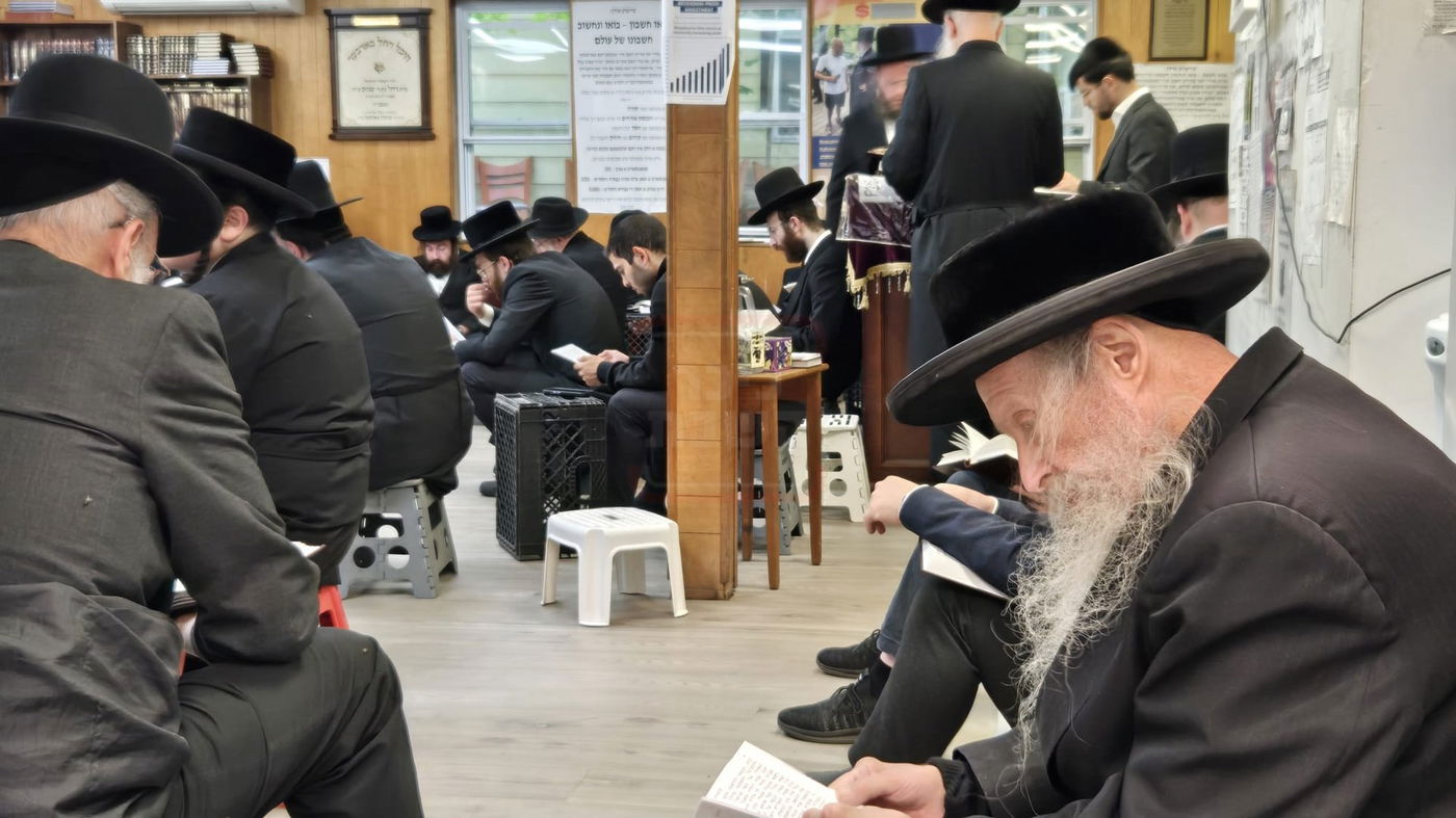 תשעה באב בחצה"ק ניקלשבורג בקאנטרי בוואודבוירן