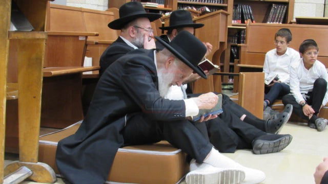 תשעה באב אצל הגאון הרב שמואל בצלאל