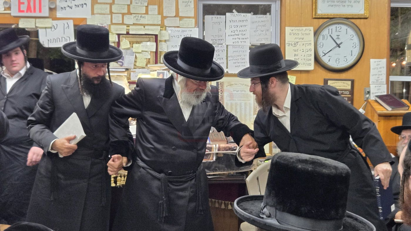 תשעה באב בחצה"ק ניקלשבורג בקאנטרי בוואודבוירן