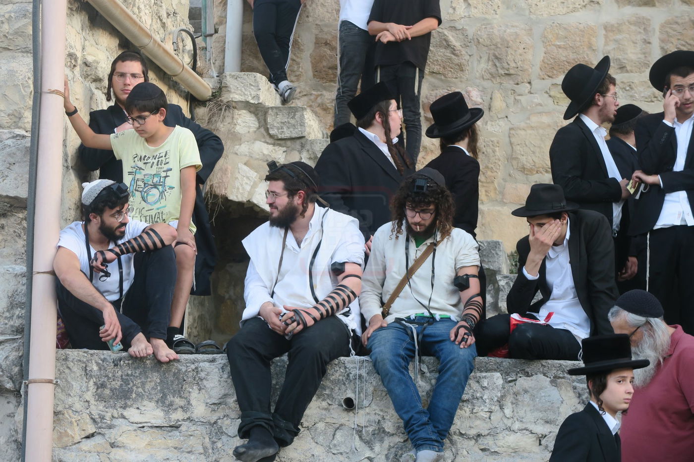 כניסה לקבר עתניאל בן קנז בחברון הפלסטינית בט' באב