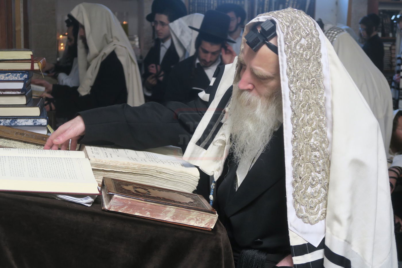 תשעה באב בחצה"ק הגרי"מ מורגנשטרן