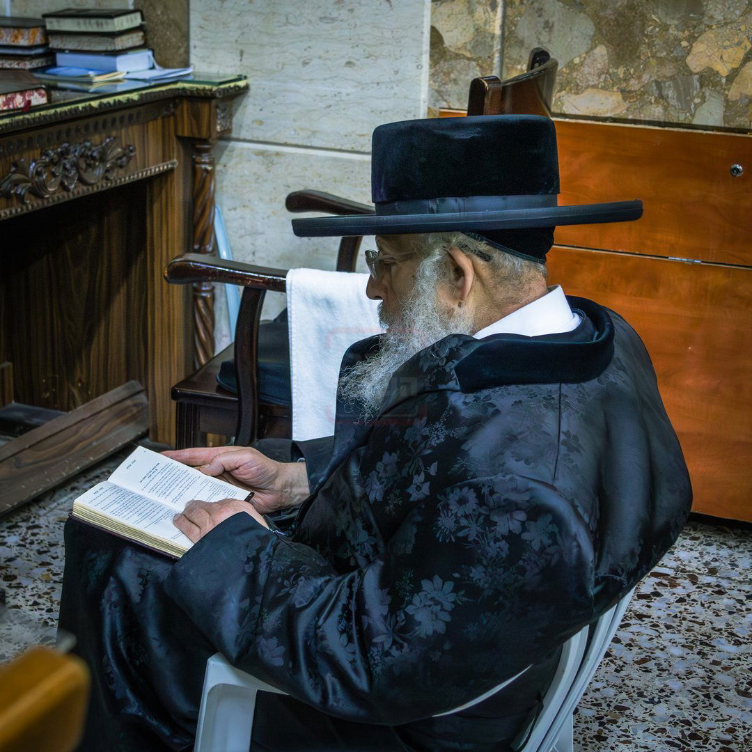 תשעה באב בחצה"ק פינסק קרלין