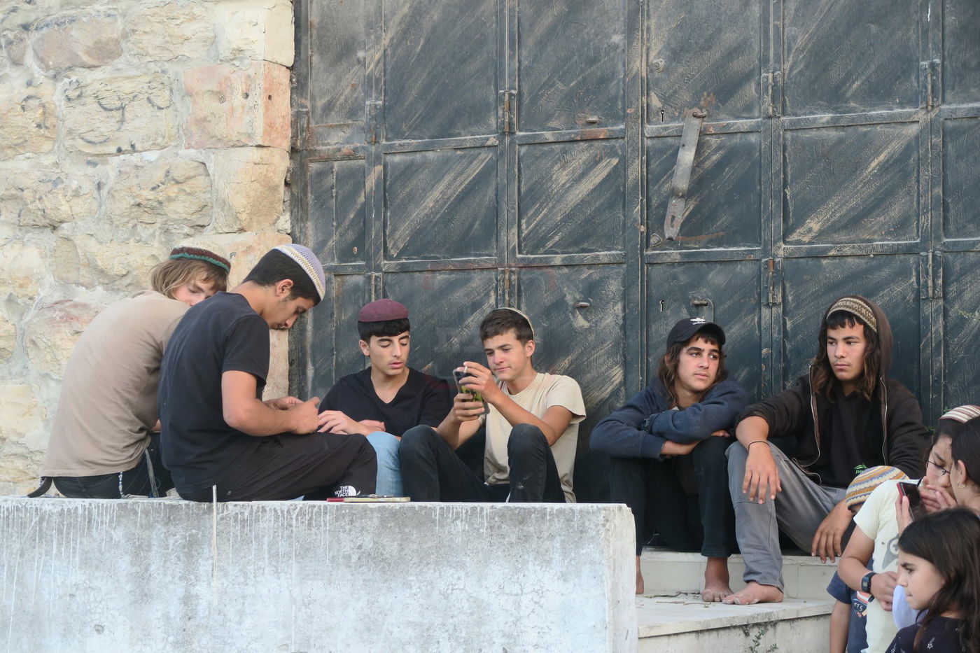 כניסה לקבר עתניאל בן קנז בחברון הפלסטינית בט' באב