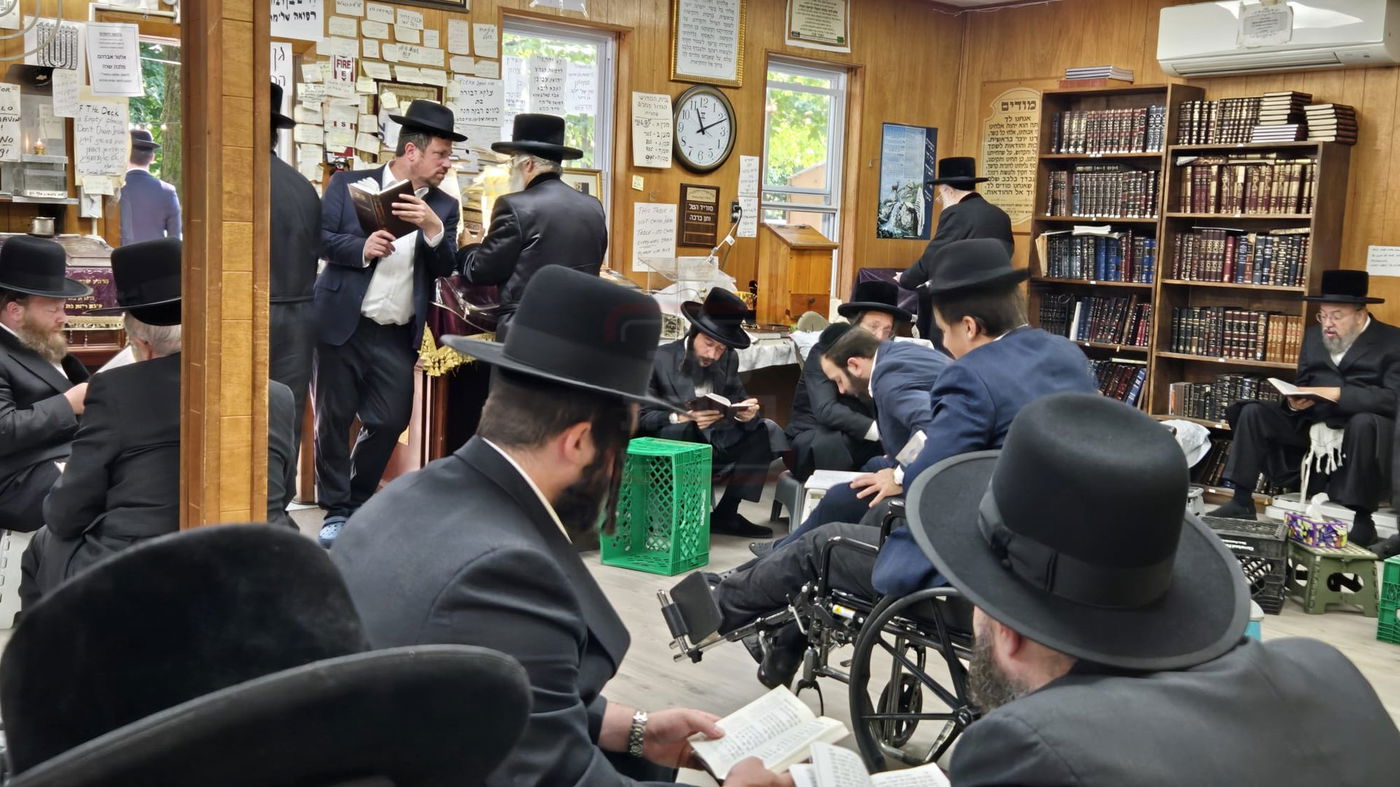 תשעה באב בחצה"ק ניקלשבורג בקאנטרי בוואודבוירן