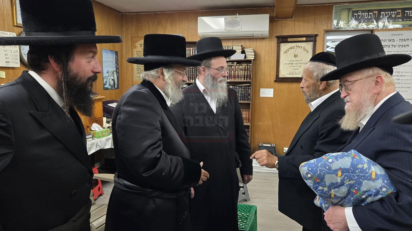 תשעה באב בחצה"ק ניקלשבורג בקאנטרי בוואודבוירן