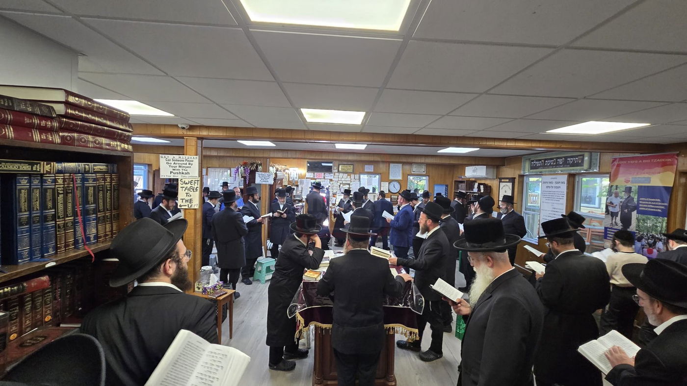 תשעה באב בחצה"ק ניקלשבורג בקאנטרי בוואודבוירן