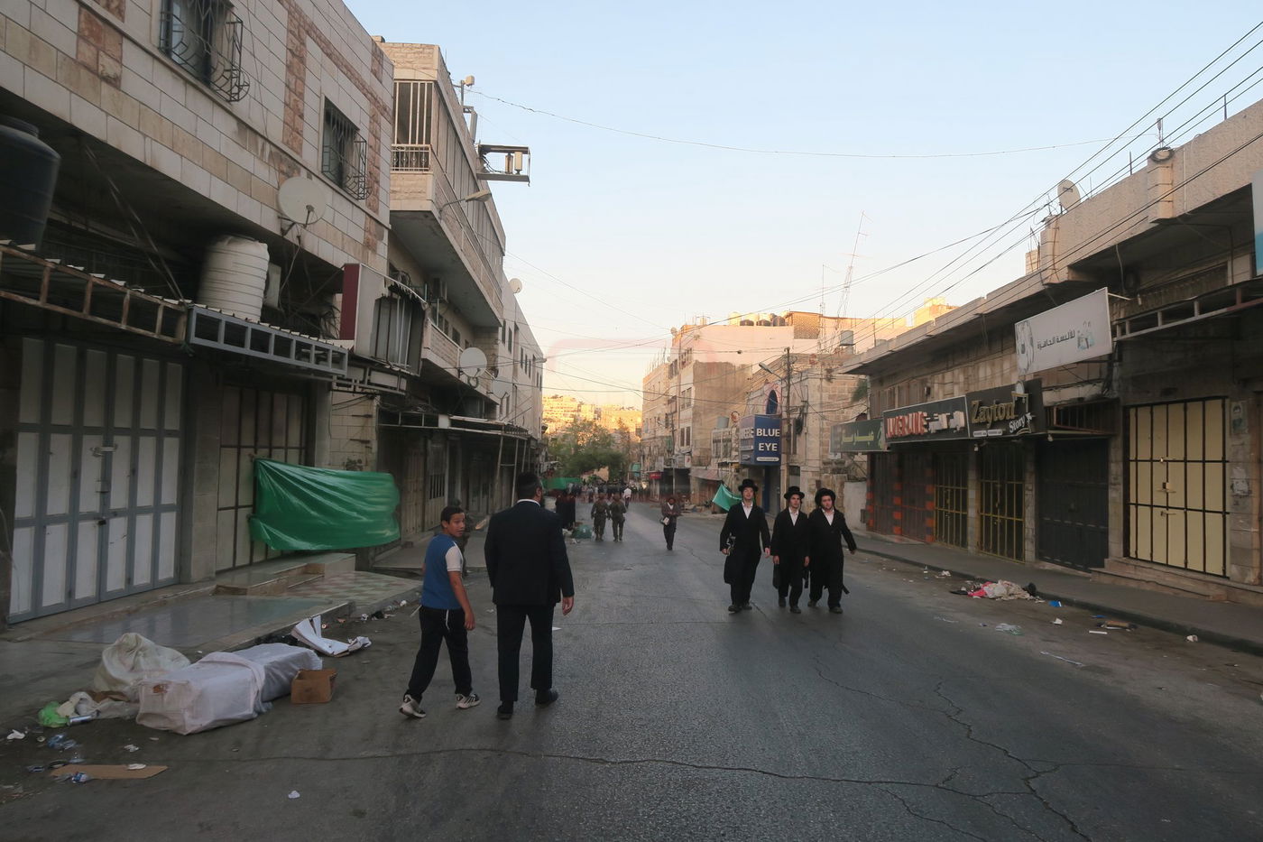 כניסה לקבר עתניאל בן קנז בחברון הפלסטינית בט' באב