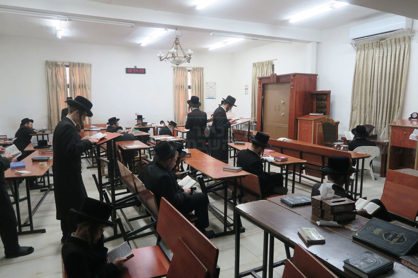 תשעה באב בחצה"ק זוועהיל