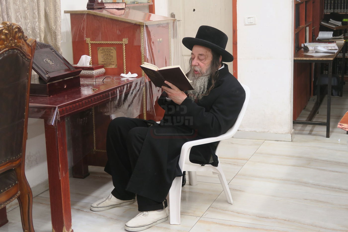 תשעה באב בחצה"ק זוועהיל