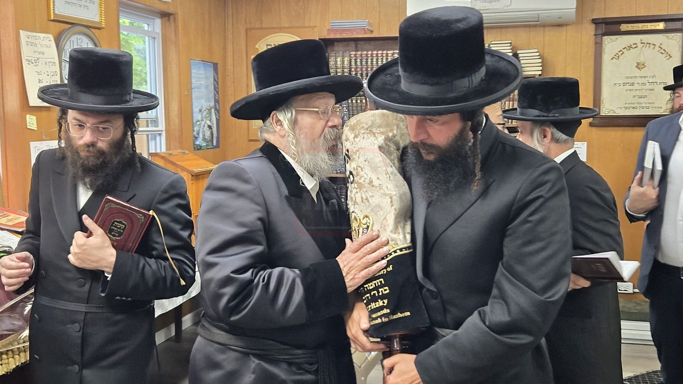 תשעה באב בחצה"ק ניקלשבורג בקאנטרי בוואודבוירן