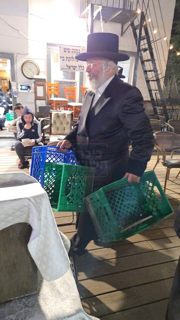 תשעה באב בחצה"ק ניקלשבורג בקאנטרי בוואודבוירן