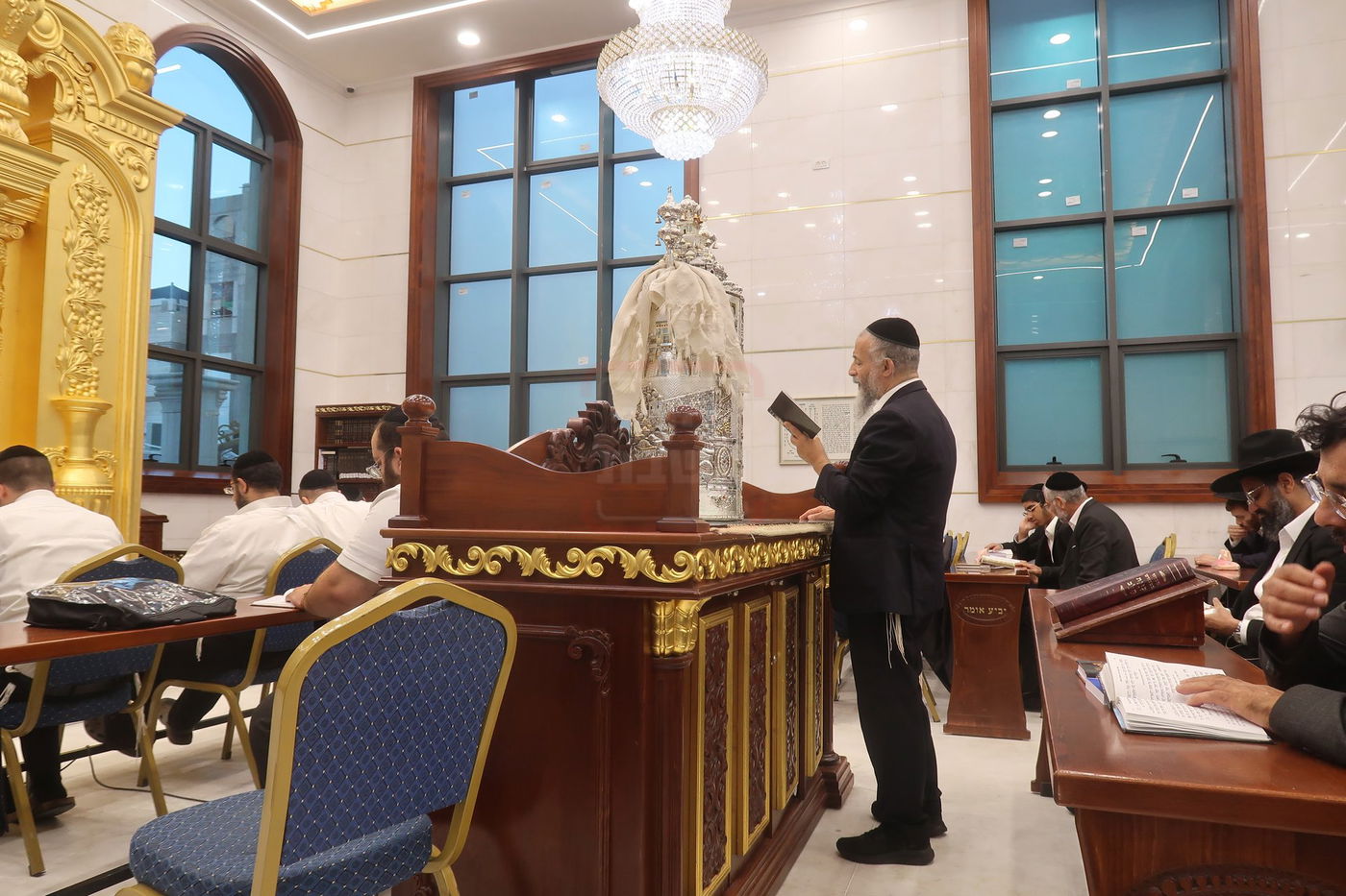 הרב מיכאל לסרי בשיחת חיזוק ביום ט' באב בבית המדרש 'יביע אומר'