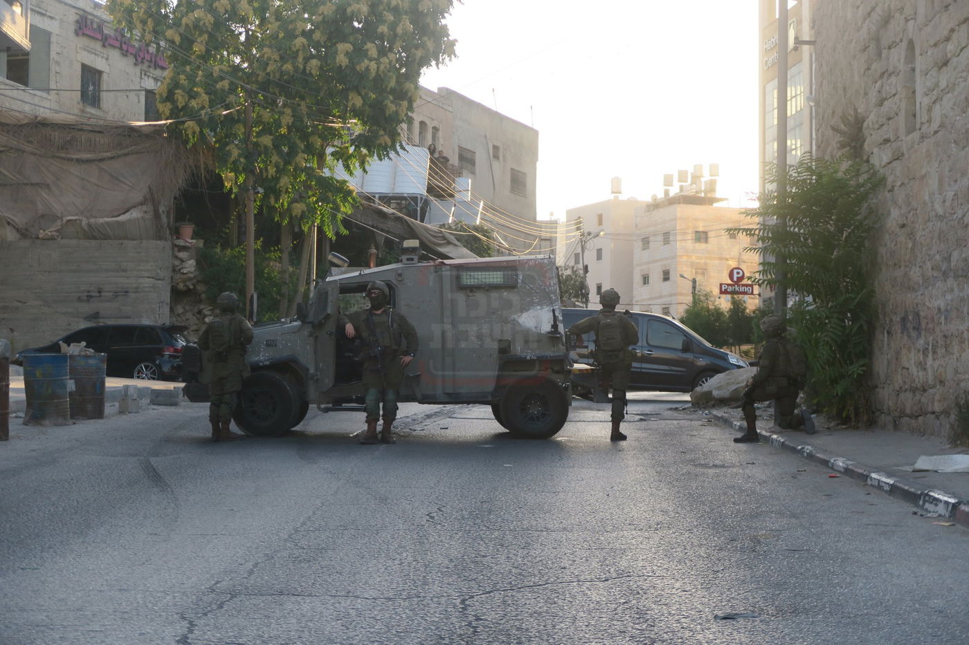 כניסה לקבר עתניאל בן קנז בחברון הפלסטינית בט' באב