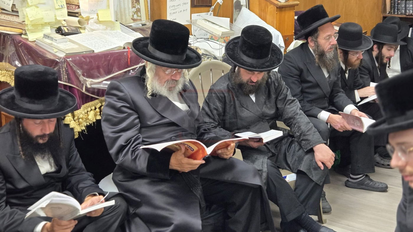 תשעה באב בחצה"ק ניקלשבורג בקאנטרי בוואודבוירן