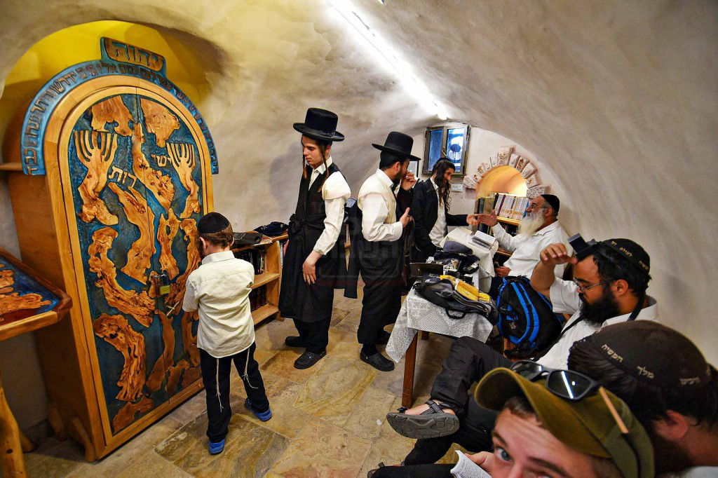 תשעה באב בעיר האבות חברון