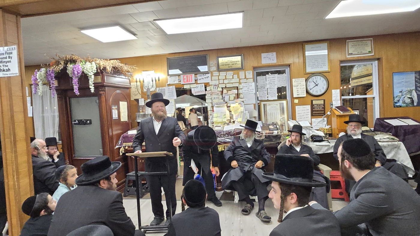 תשעה באב בחצה"ק ניקלשבורג בקאנטרי בוואודבוירן