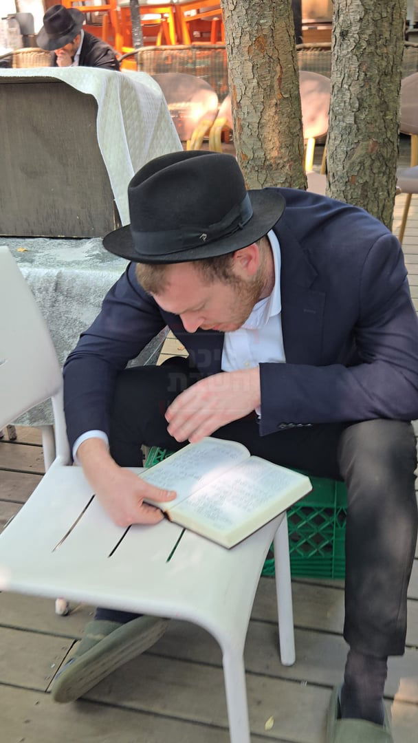 תשעה באב בחצה"ק ניקלשבורג בקאנטרי בוואודבוירן