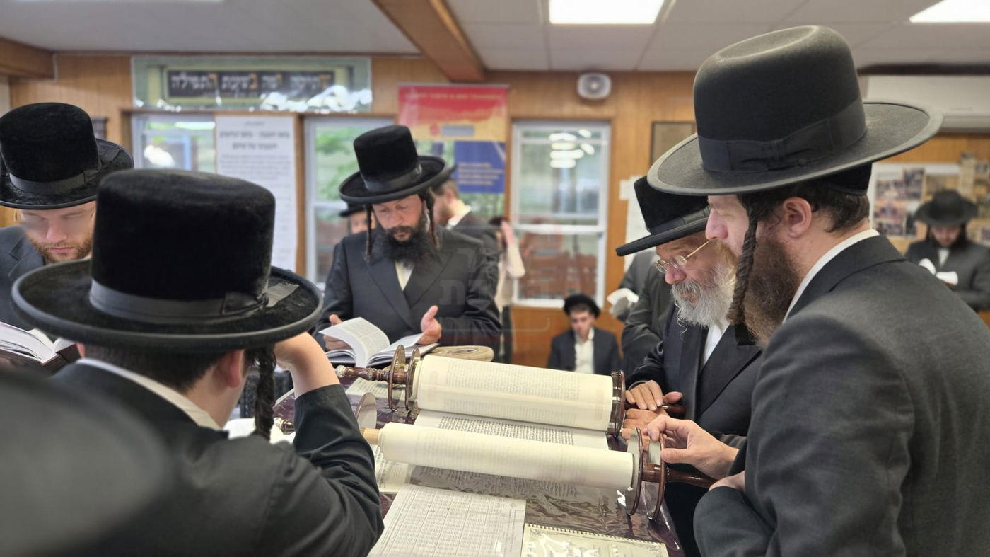 תשעה באב בחצה"ק ניקלשבורג בקאנטרי בוואודבוירן