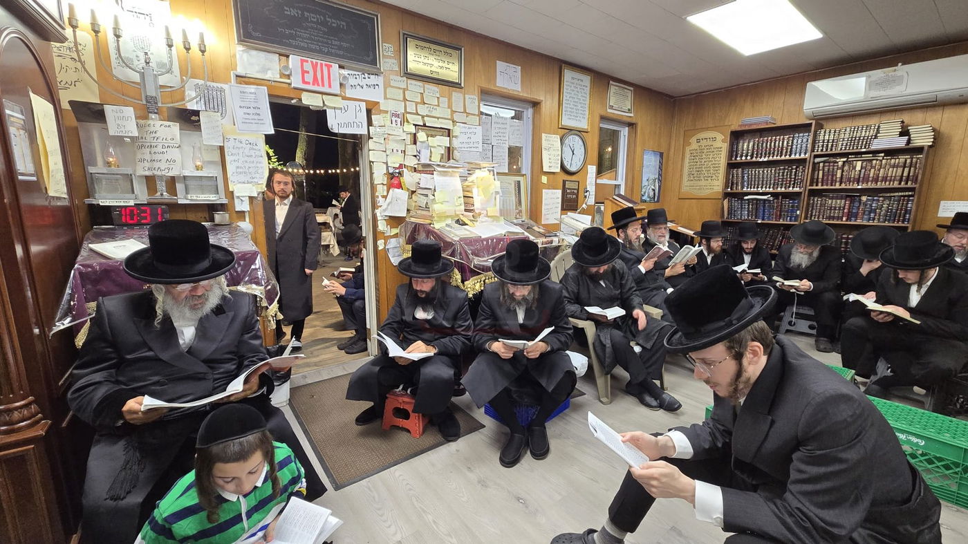 תשעה באב בחצה"ק ניקלשבורג בקאנטרי בוואודבוירן