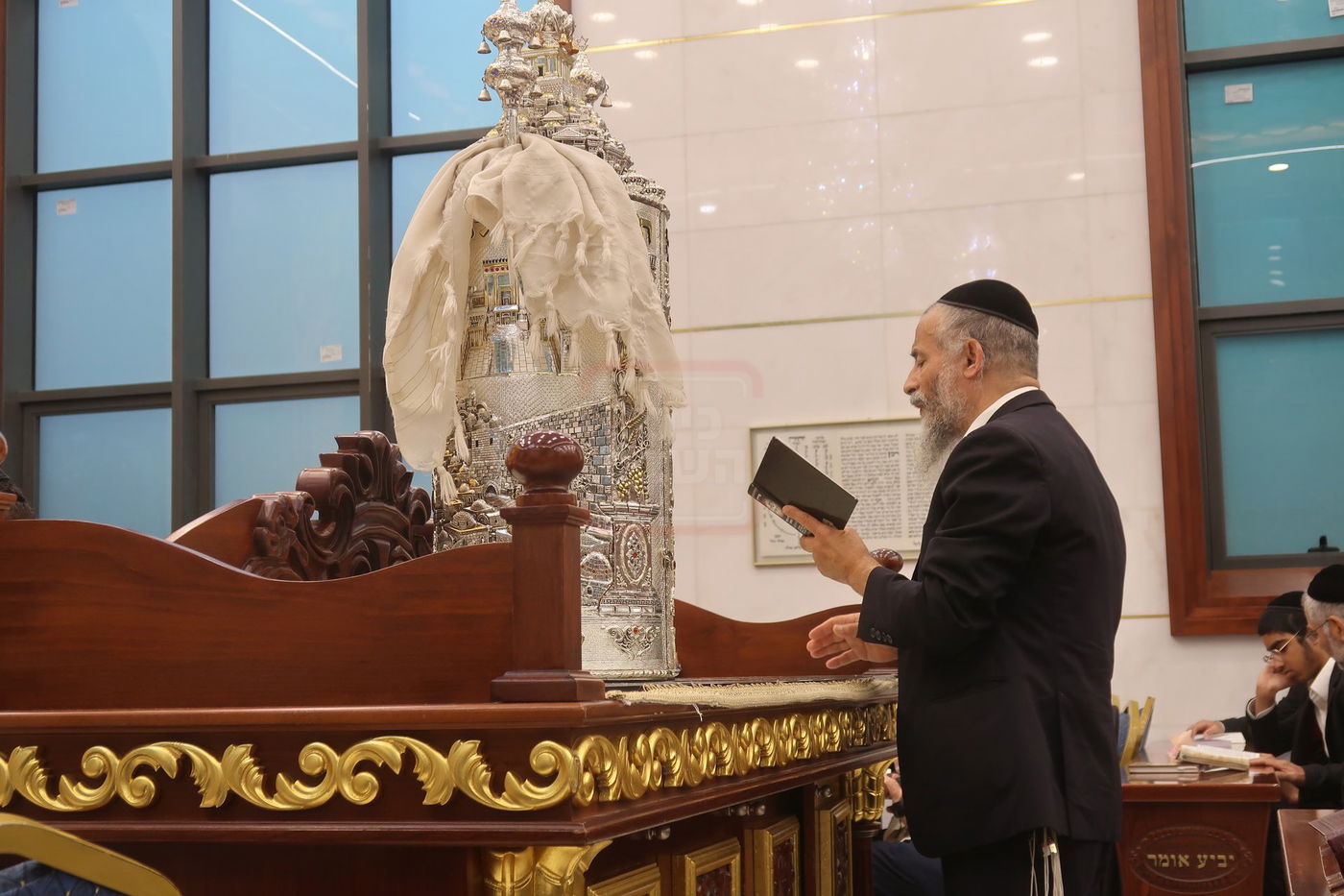 הרב מיכאל לסרי בשיחת חיזוק ביום ט' באב בבית המדרש 'יביע אומר'