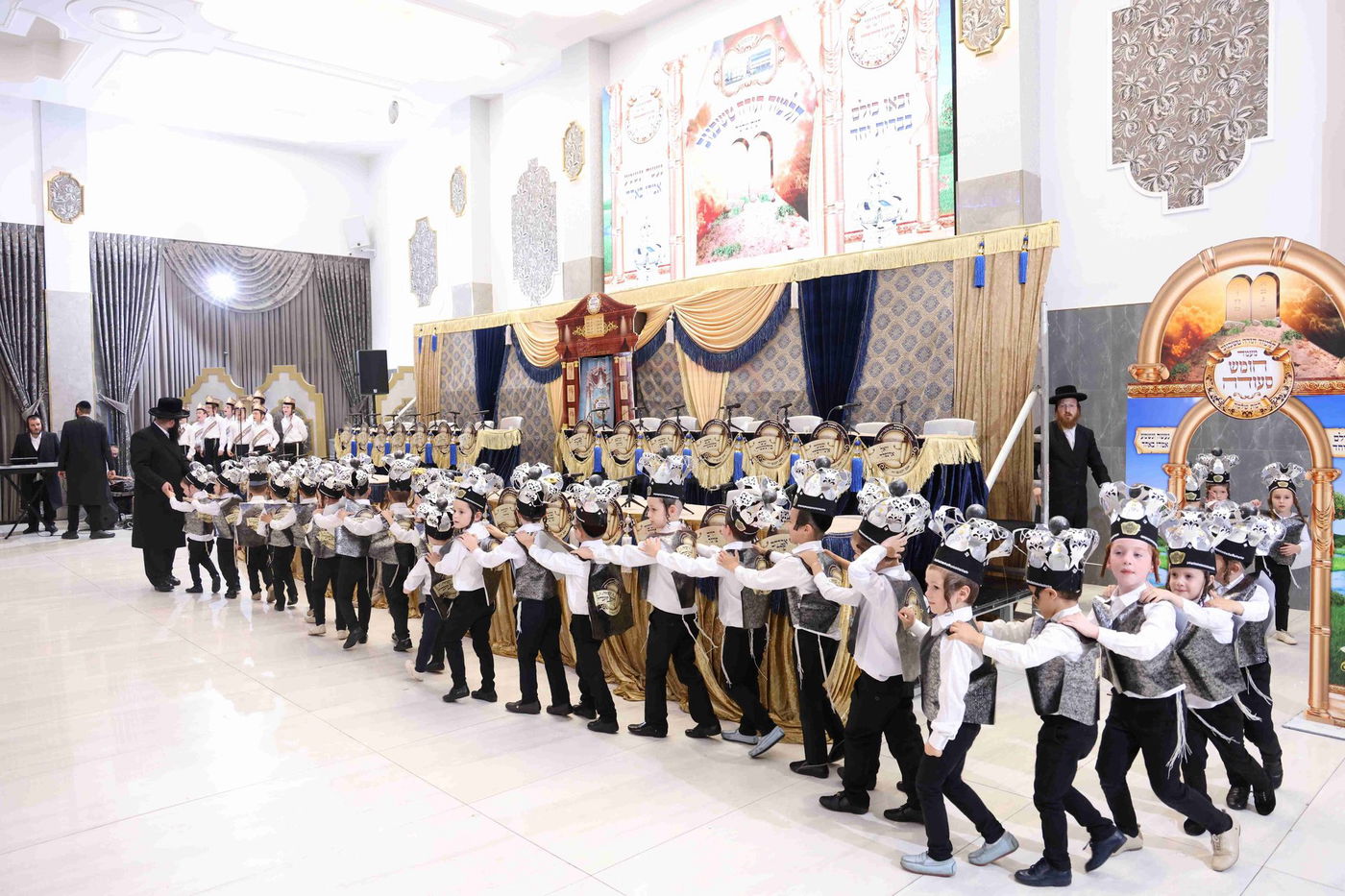 מסיבת חומש בתלמוד תורה טשכנוב