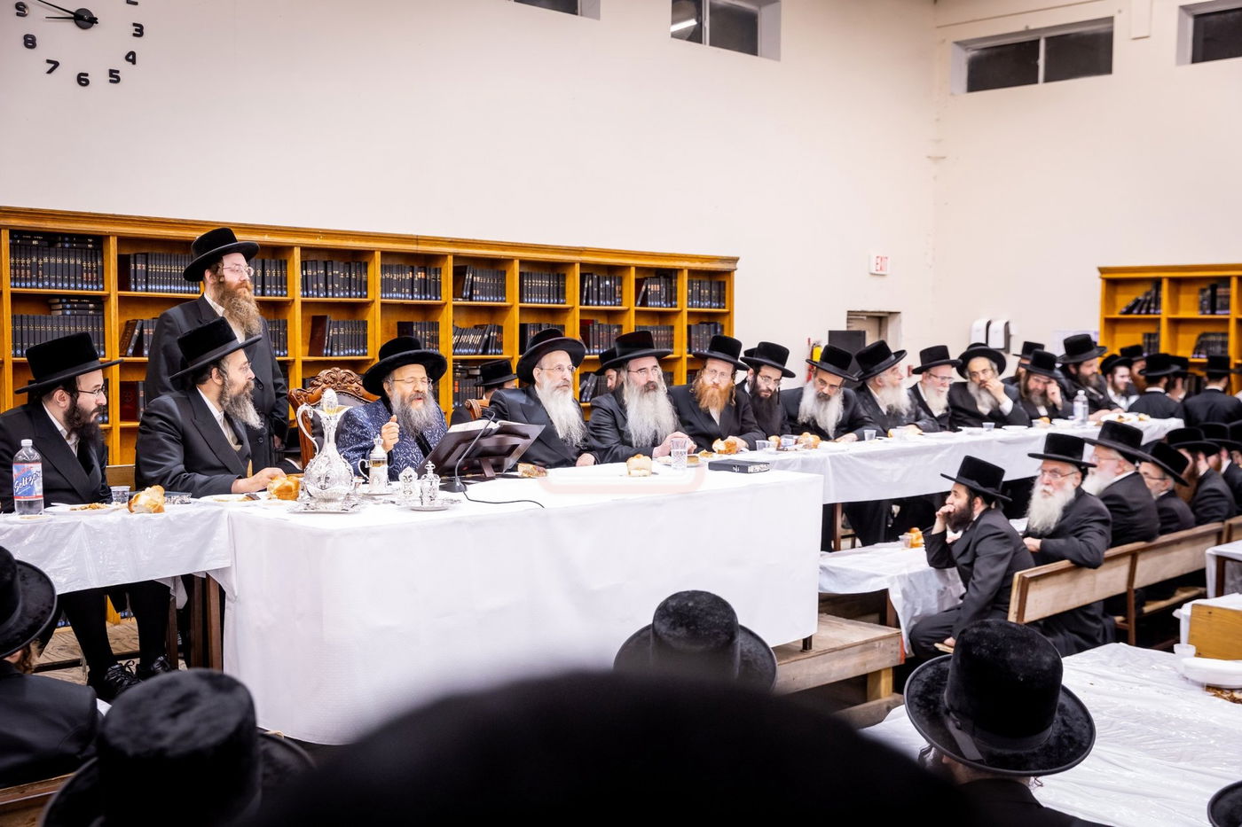 האדמו"ר מבאבוב 45 בביקור בקאנטרי